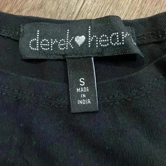 Derek Heart Cropped Top - Picture 3 of 4